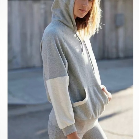 Free People Fp Movement Hawking Hoodie Gray Oversized Pullover Sweatshirt XS - Picture 1 of 4